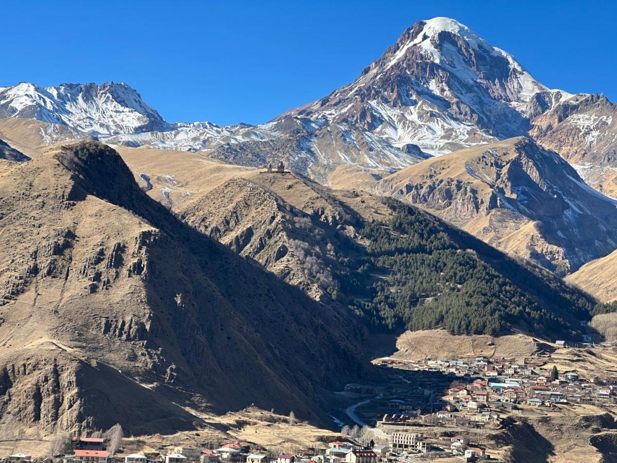 Dachi Inn Kazbegi Exterior photo