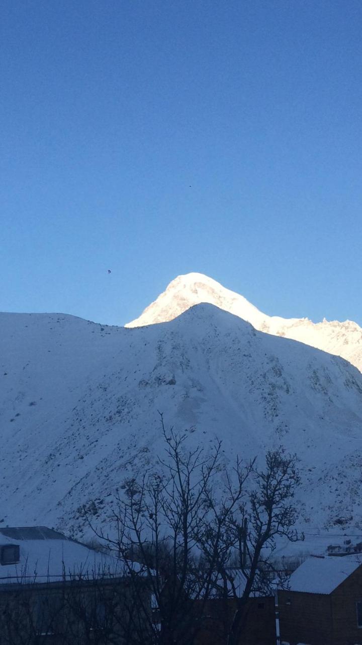 Dachi Inn Kazbegi Exterior photo